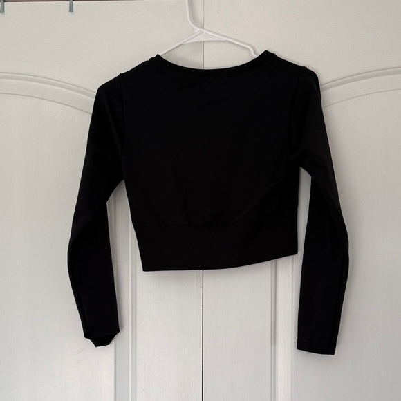 Offline by Aerie Black Long Sleeve Crop Top - Picture 3 of 3